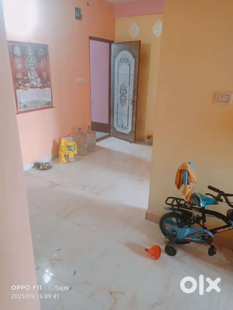 Flat for sale No Loan near kisan market