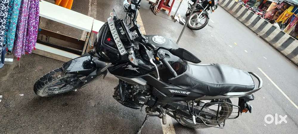 It's very good condition  urgent money shoroom condaction