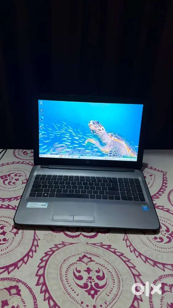 HP LAPTOP i3