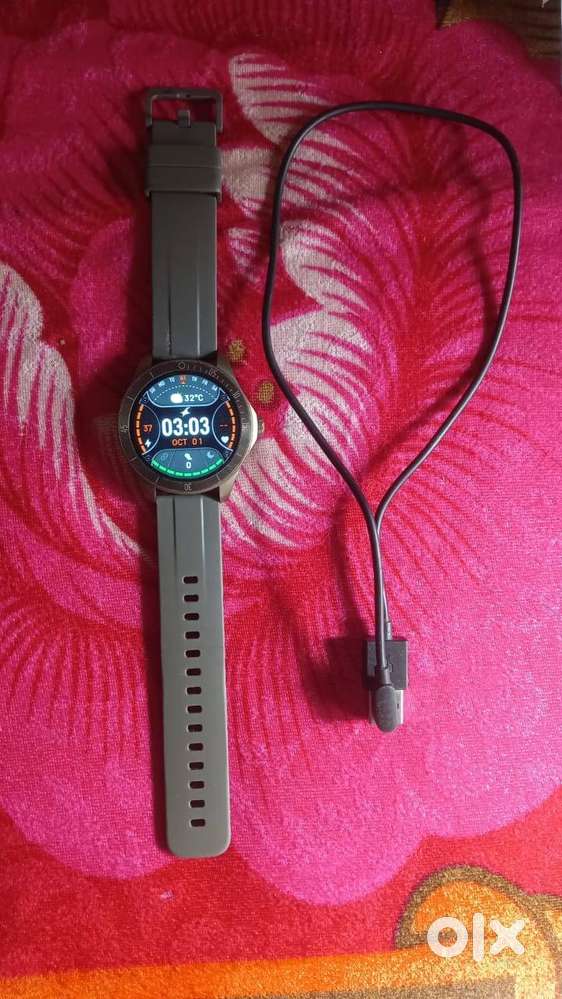 Fastrack Smart watch with charger