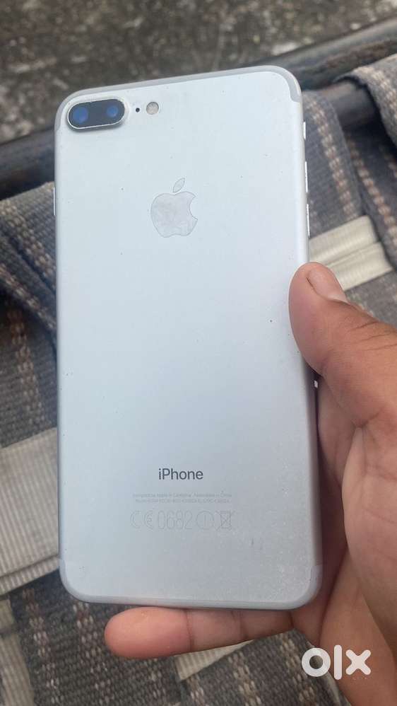 i phone 7plus all working bs uper sa glass tuta ha baki ander sa bilku