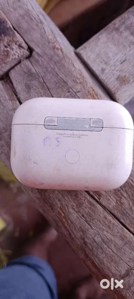 Apple airbuds