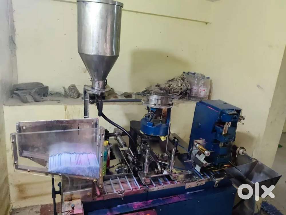 Use and throw ball pen assembly machine