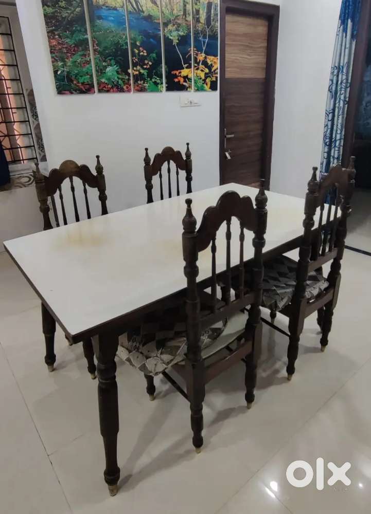 6 Seater Sishua solid wood Dining Table with chairs