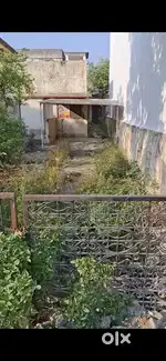 450 sqyds Old house at plot rate entry from G.M .S n Saharanpur Road.