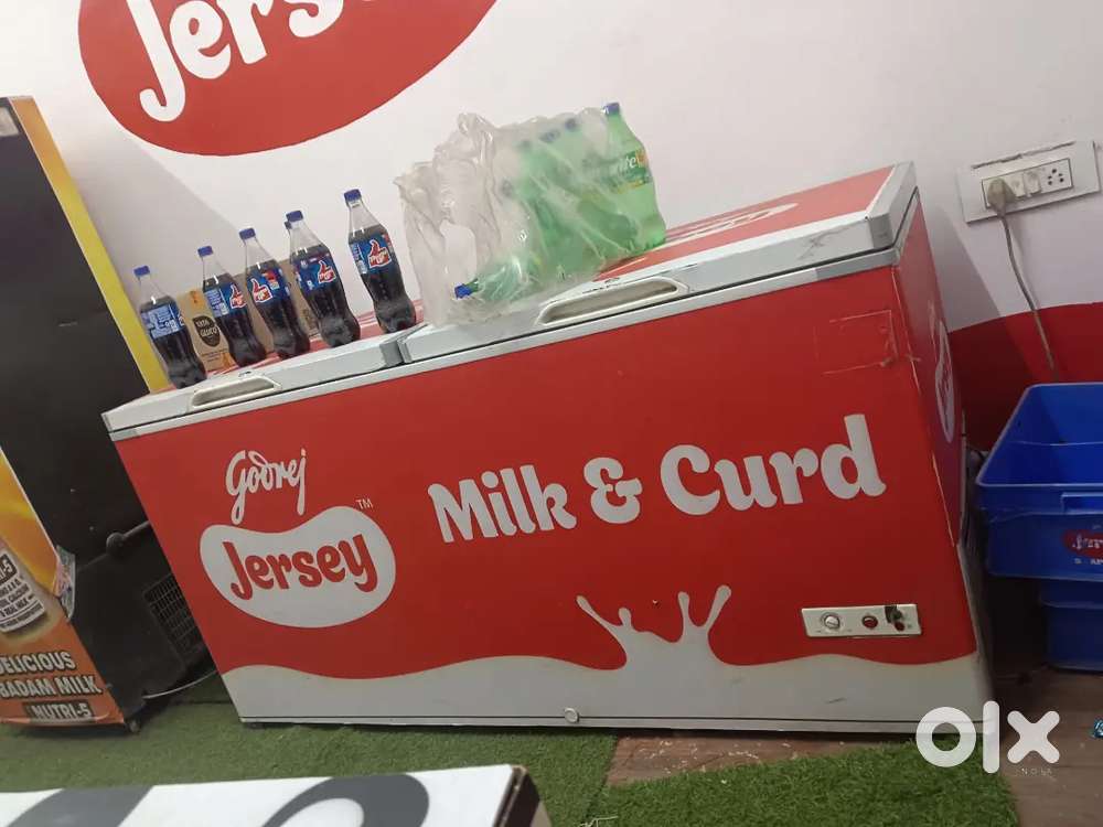 Neet & excellent condition milk frigde