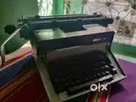 Typewriter Remington 2000