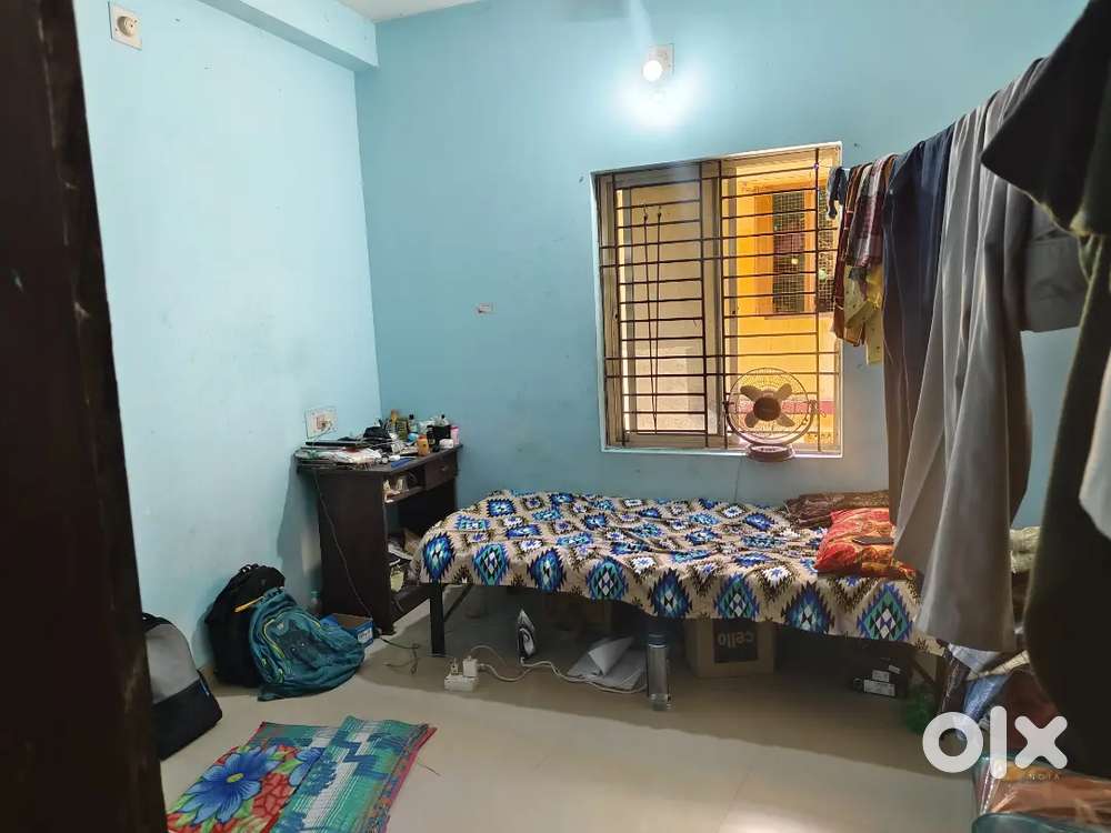 Urgent need 2 roommates