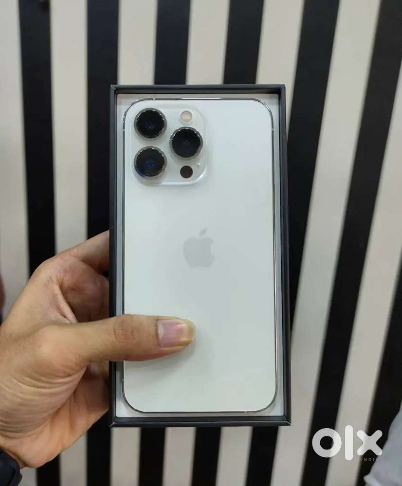 iphone 14  Pro Max model only 4 month old with bill box warntty