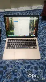 Apple Macbook Air i3