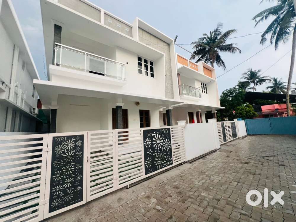 Vyttila eroor lebour junction 3cent 1650sqt 3bhk 78lakh
