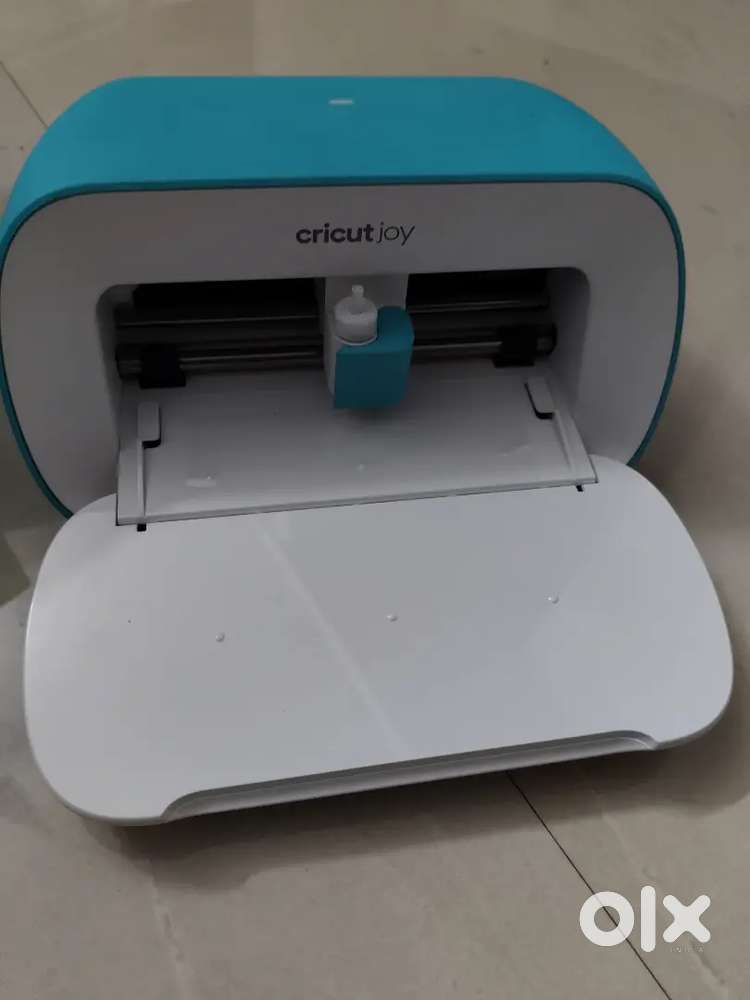 Cricut sticker cutting mechine