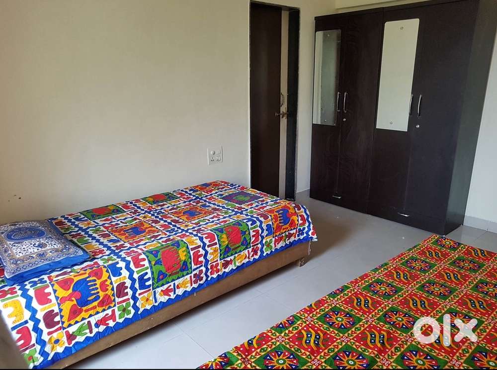 Boys PG Vishrantwadi Treedom park Scocity