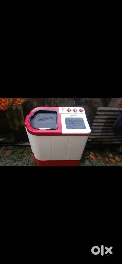 Krlvinator 6.7 kg semi automatic washing machine