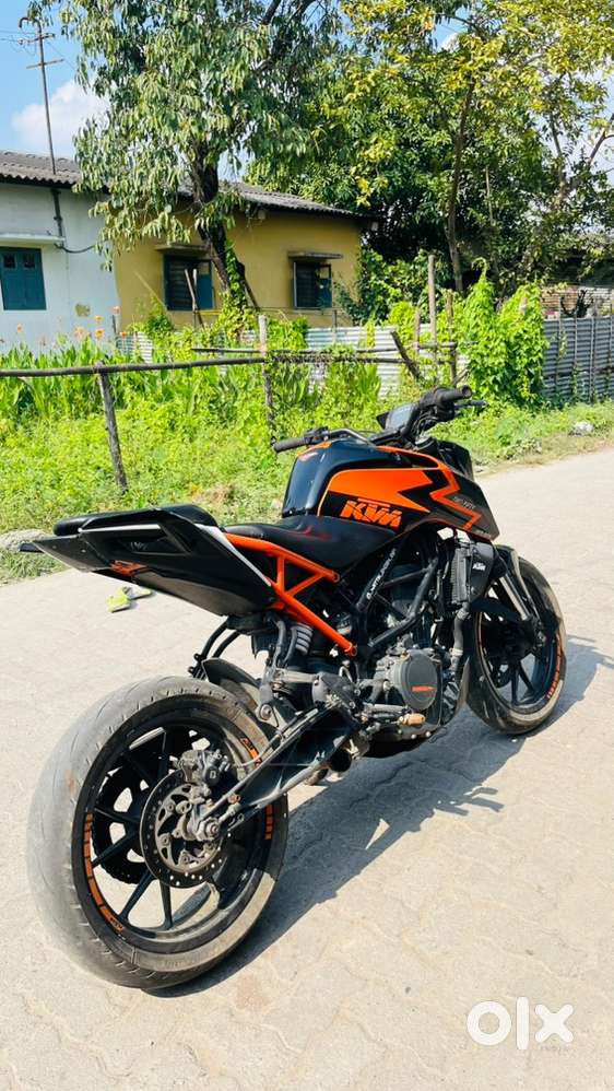 Bs4 duke 250 well maintained engine sealed till date