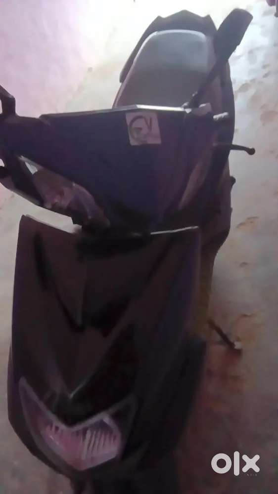 Scooty sirf 4 mhine chli hai top class condition hai 8km hi chli hai