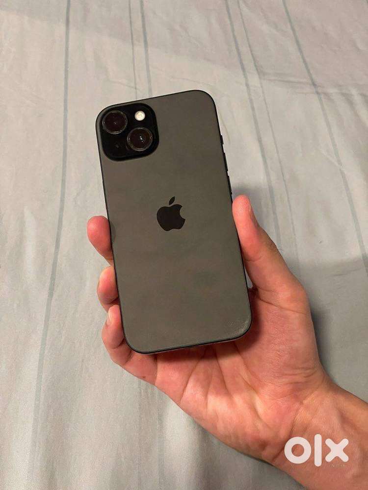 Selling Brand New 15 Good Condition,97% Battery ,Variant 128GB.  Warra