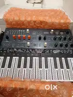 Arturia MicroFreak 25-key Paraphonic Hybrid Hardware Synth