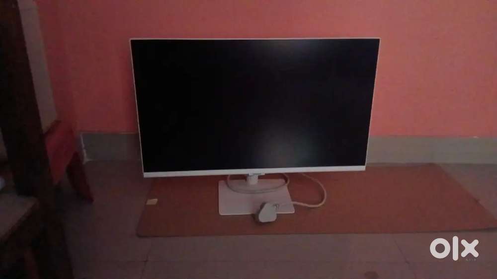 Selling my samsung smart monitor 27 inch