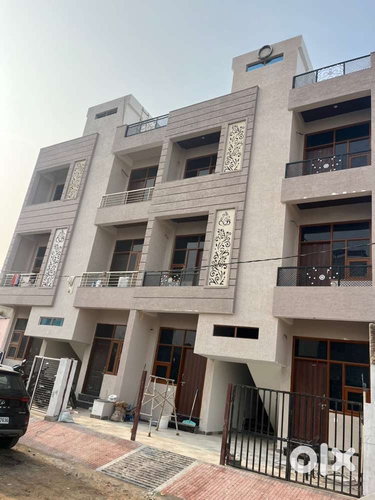 2 bhk falts are available on goliywas road