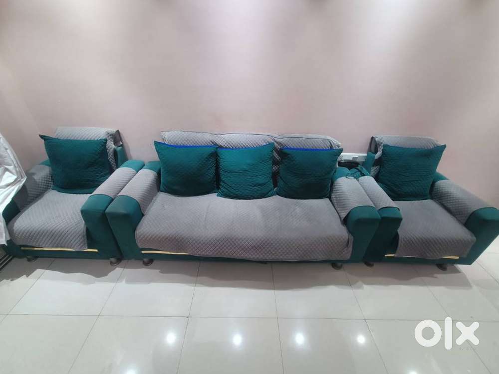 5 Seater Sofa with cushion set in Excellent condition.