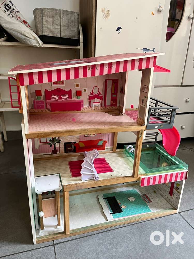 Doll house. Toy house barbie house
