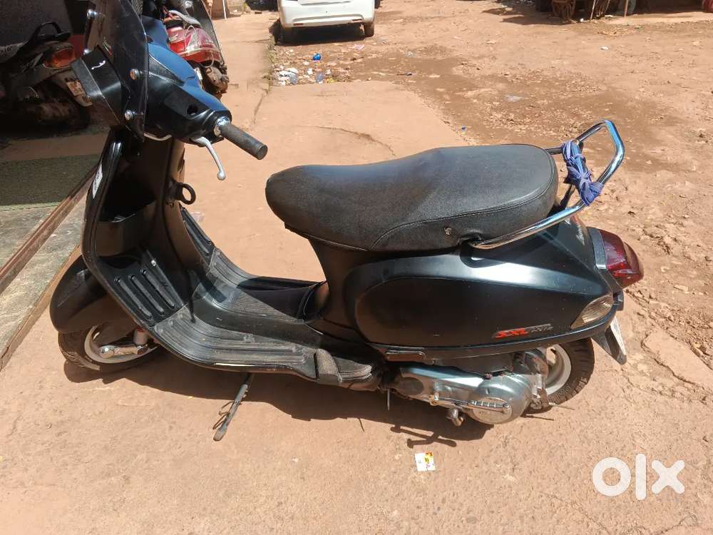 Vespa sxl 150 good condition urgently Sale