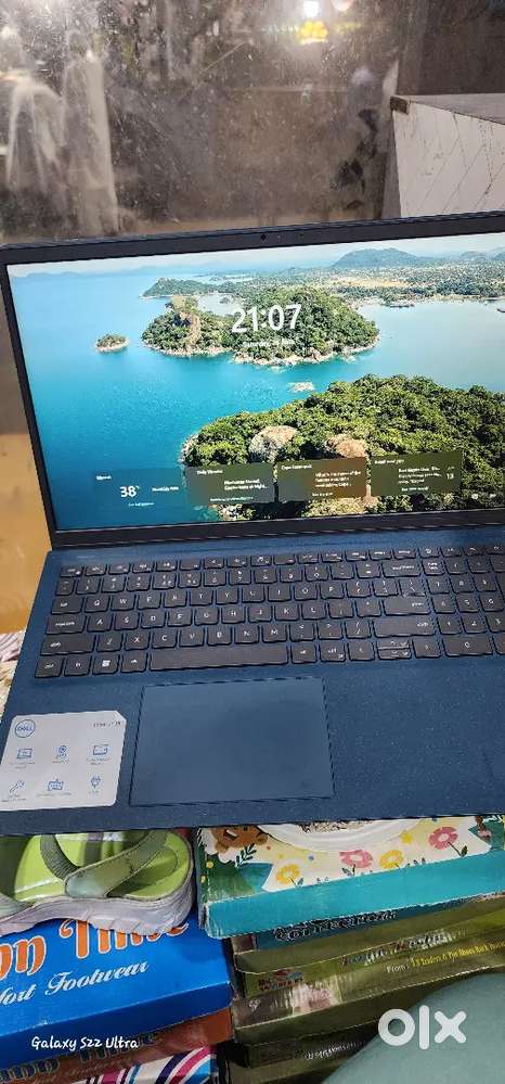 Dell laptop good condition i3 12th generation 8gb ram 500gb ssd