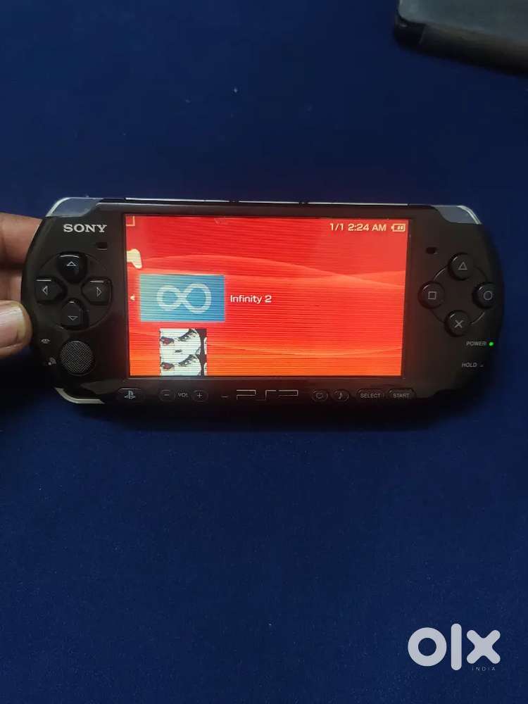 Sony psp 3000 in mint condition with 13 games as well
