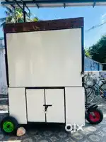 Kiosk food shop