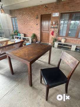 Solid wood dinig table with 4 chairs