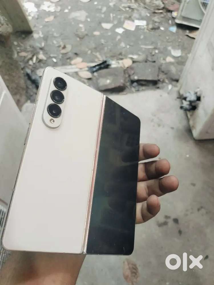 Samsung fold 4