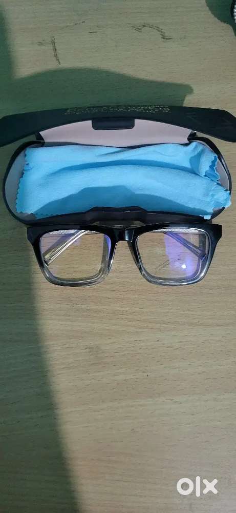 eye glasses