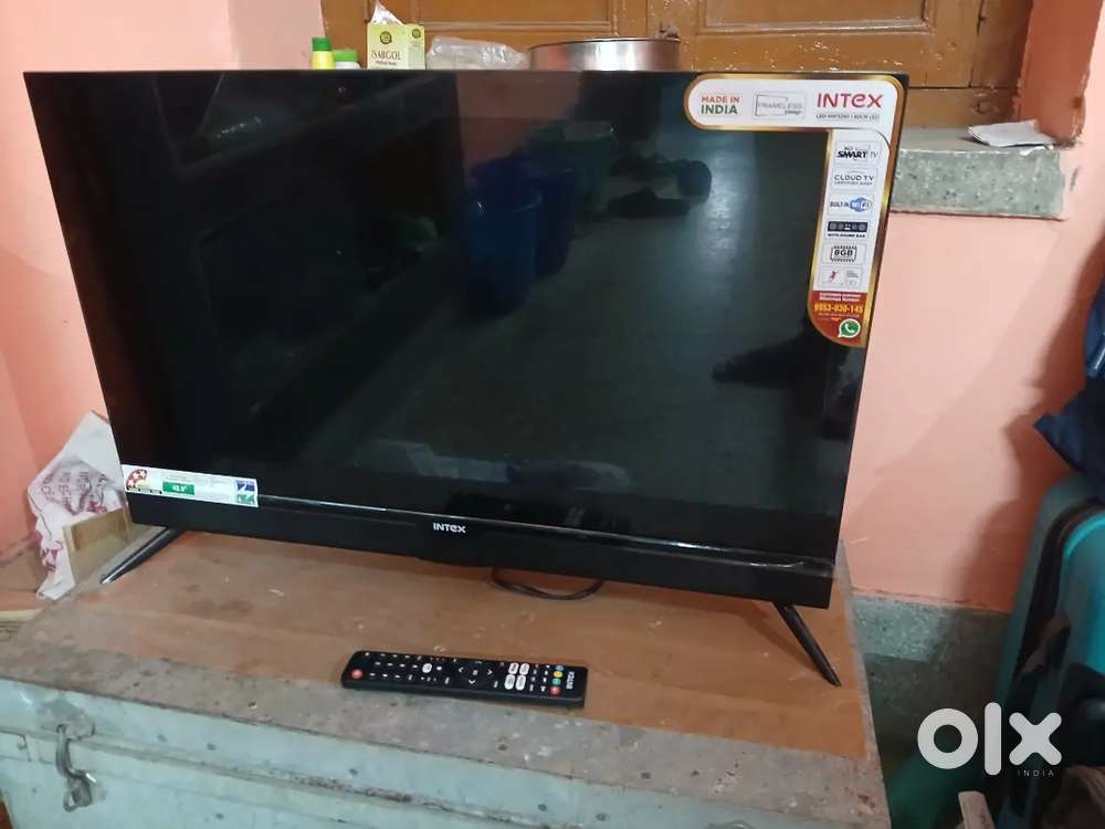 2.month.15 days urgently sell led smart tv