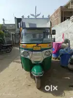 Bajaj Re 205d Compact