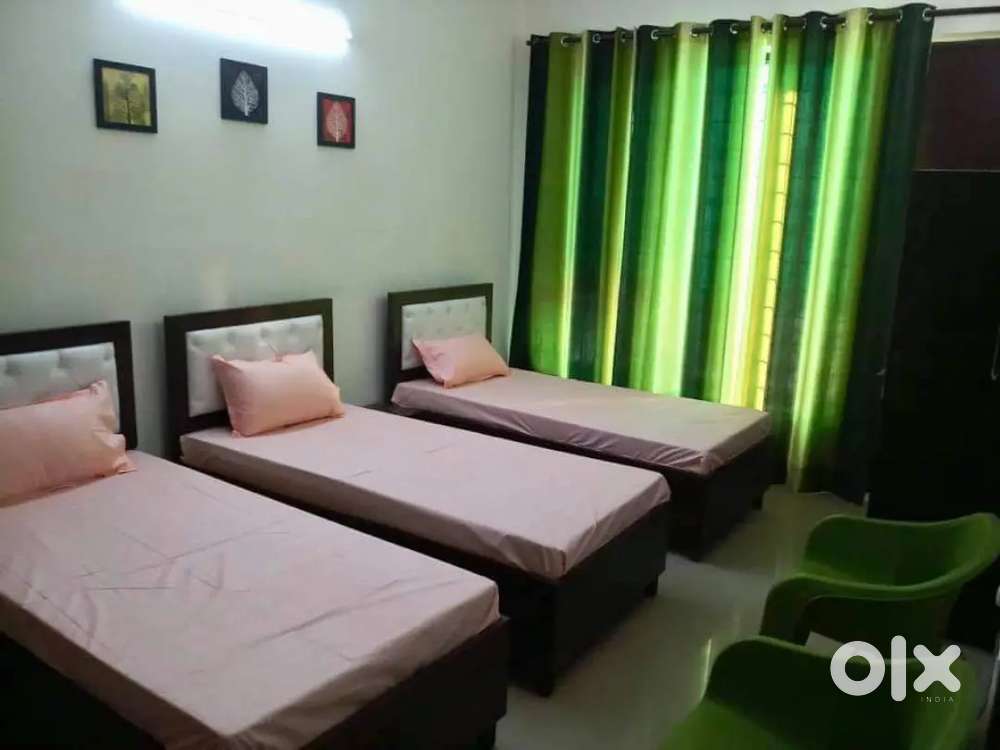 NO BROKERAGE! Comfortable Boys PGs with meals & amenities in Noida!
