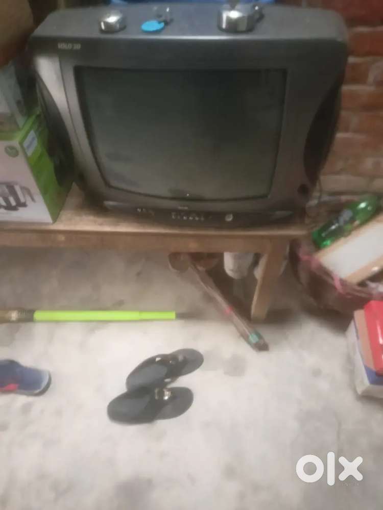 Tv sale urgent 3000