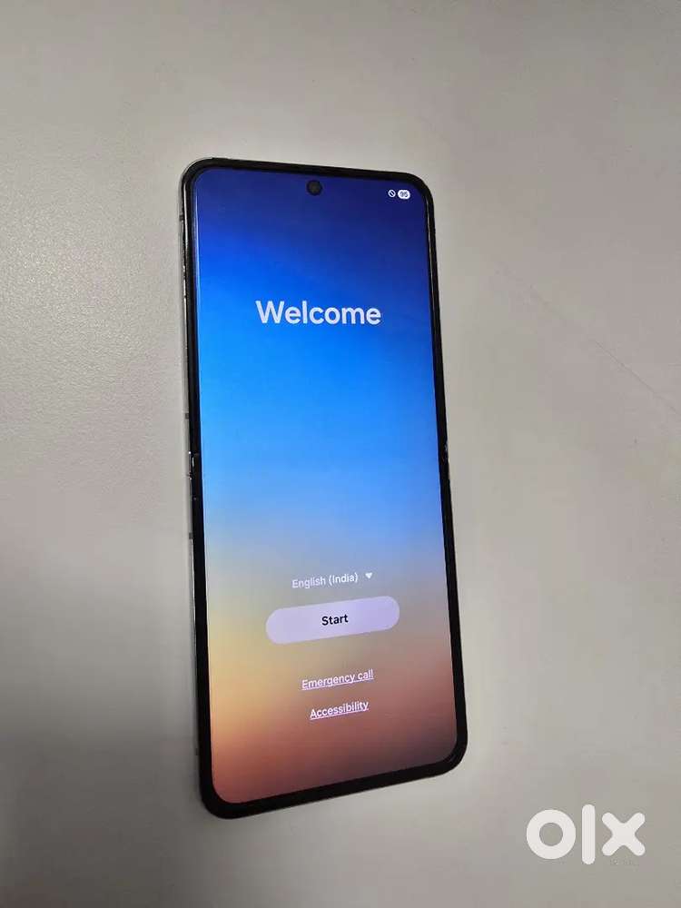 Z flip 5. 8Gb and 256 Gb version