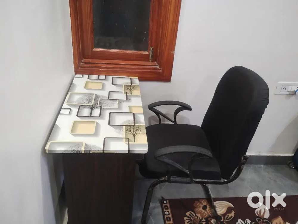 Study table wirh chair