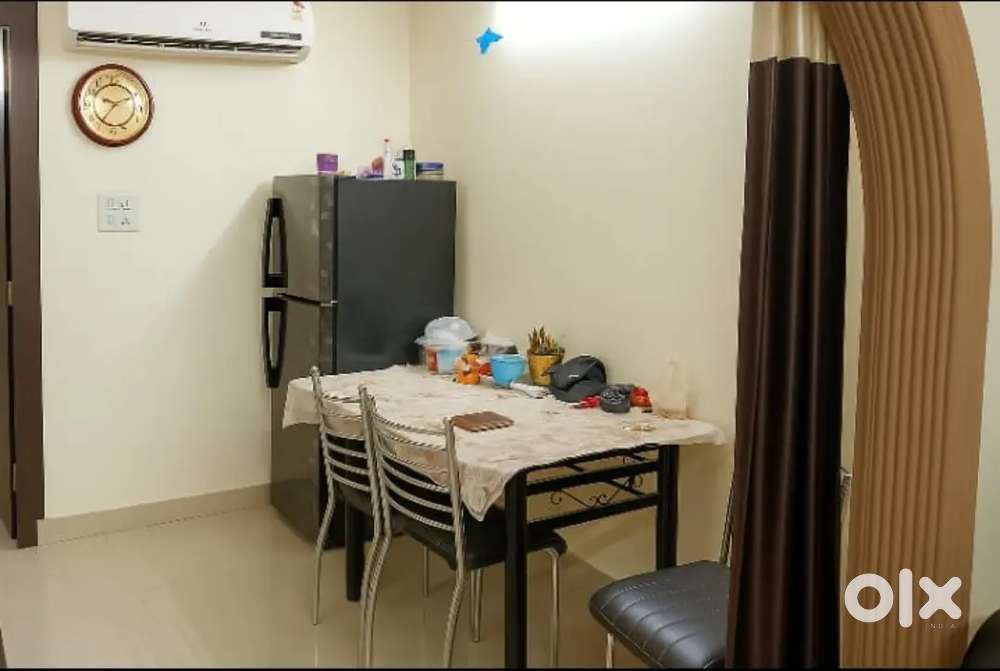 हरिशंकर पुरम में1150 फीट में निर्मित 3 BHK फ्लैट विक्रय हेतु उपलब्ध है
