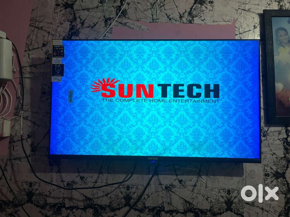 Full HDTV 43 inches TV super quality screen 4K effect