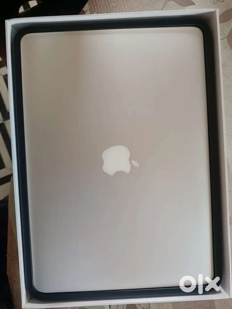 Macbook Air laptop 13.3 inch