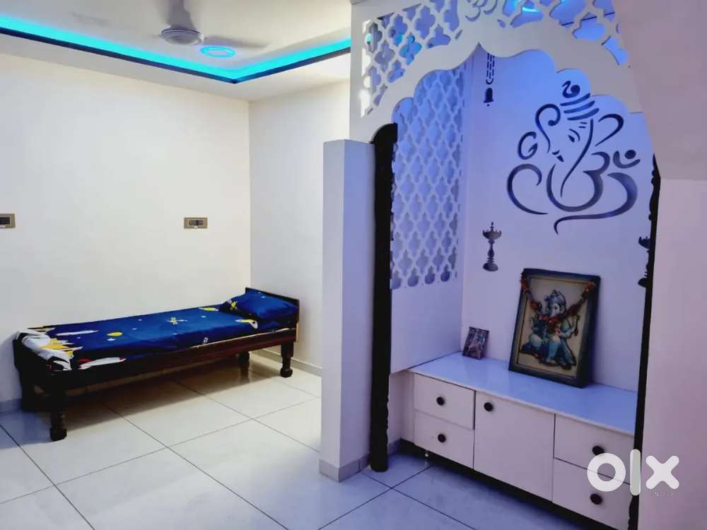 Working Boys PG Available At Op Road  Aksarchauk