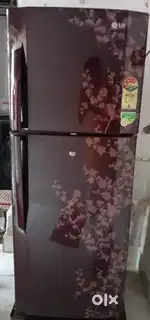 Double door refrigerator