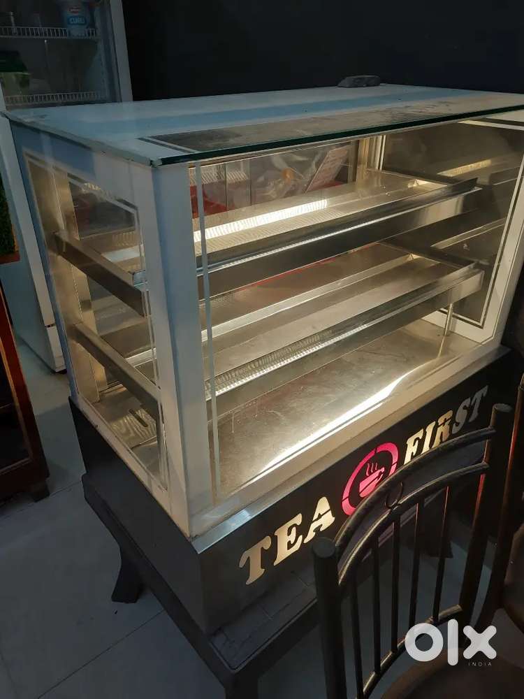 Metal Hot and Cold Tea Oven Display Counter For Sale.