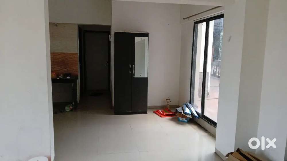 2 bhk shearing flat available in bedroom