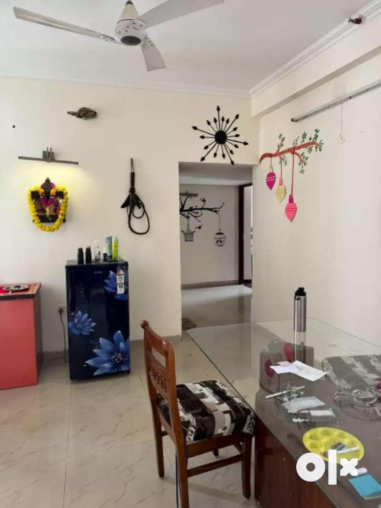 Parasavnath planets 3bhk furnished flat for family in vibhuti khand