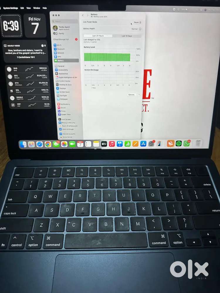 MacBook 1month used