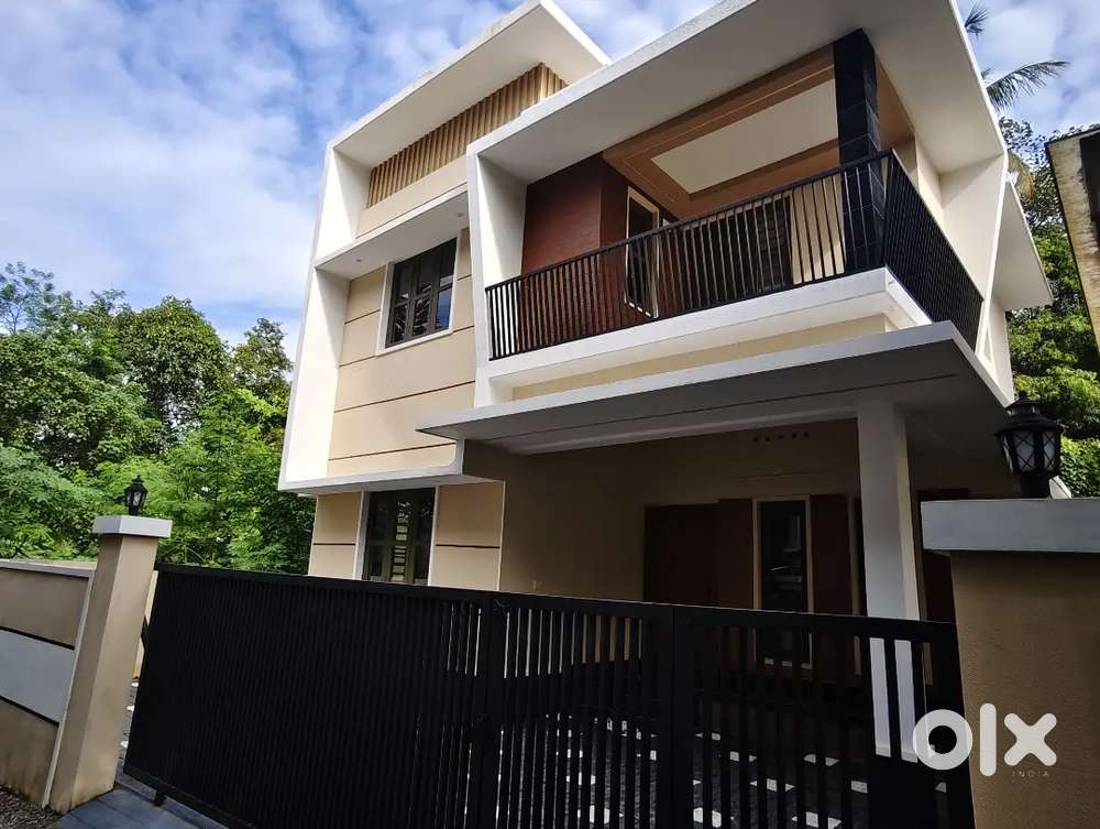4CENT 1400SQFT 4BHK NEW HOUSE FOR SALE IN EDAPPALLY MANJUMMEL