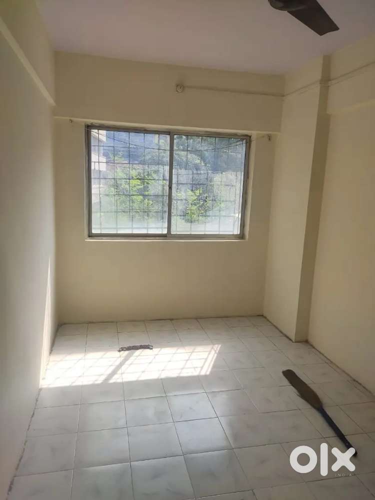 1Rk unfurnished flat for rent at andheri East near highway metro